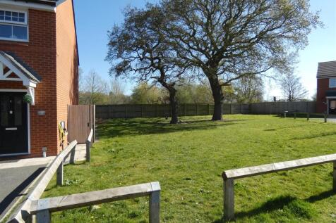 Green Space to Side of Property