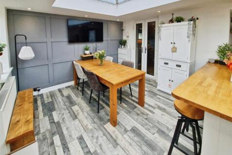 Breakfast Room