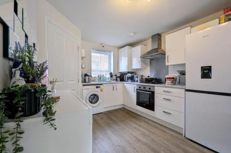 Open Plan Lounge &amp; Kitchen / Diner