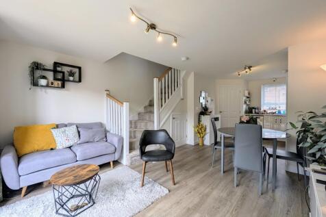 Open Plan Lounge &amp; Kitchen / Diner
