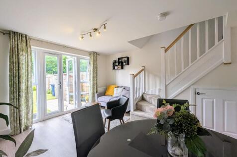 Open Plan Lounge &amp; Kitchen / Diner