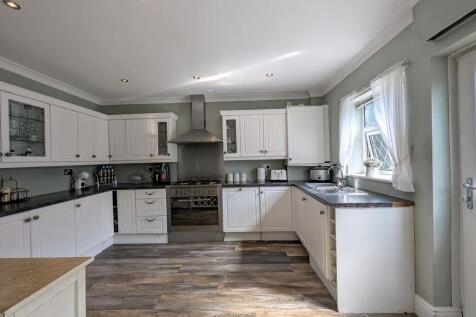 Kitchen/Breakfasting Room