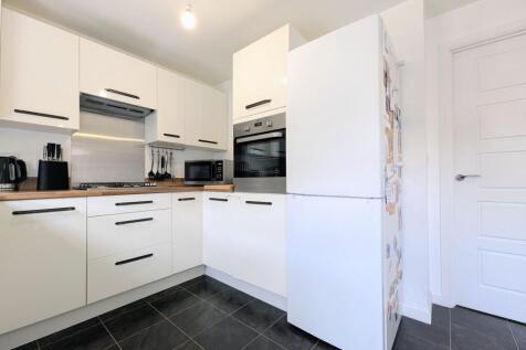 Kitchen / DIning