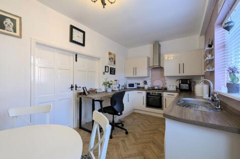 Kitchen &amp; Dining