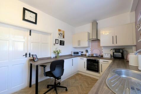 Kitchen &amp; Dining