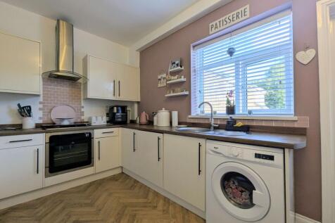 Kitchen &amp; Dining