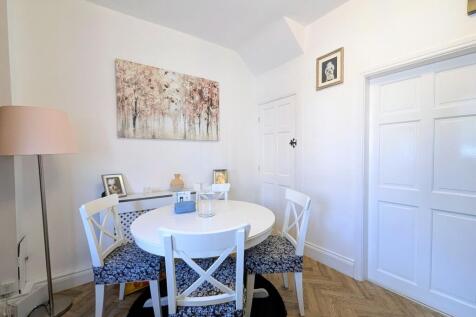 Kitchen &amp; Dining