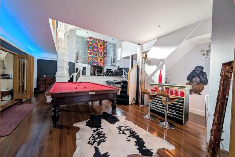 Central Reception Room/Games Rooms