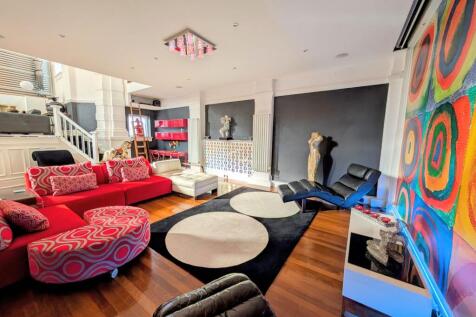 Central Reception Room/Games Rooms