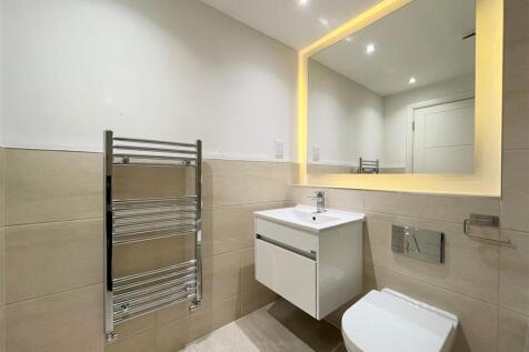 Family Bathroom Aspect 2
