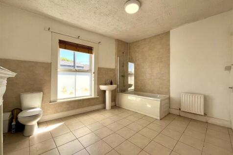 Bathroom Aspect 2