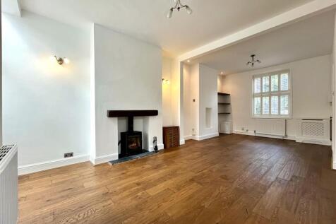 Dining / Living Area Aspect 4