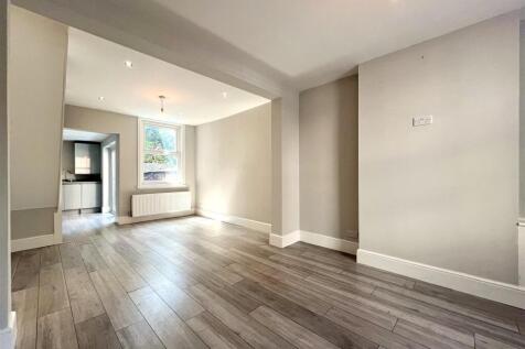 Living / Dining Area