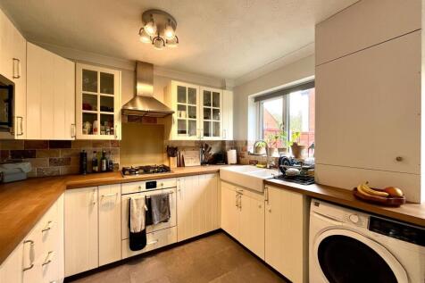 Kitchen Area Aspect 2