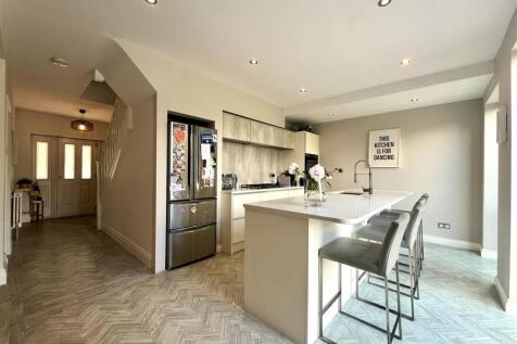 Hall / Kitchen