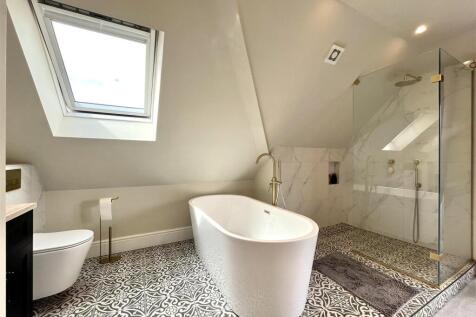 Bedroom 1 En Suite Area