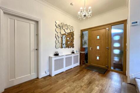 Entance Hall Aspect 2