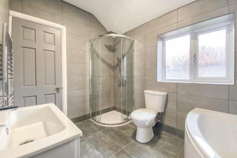 Family Bathroom Aspect 2