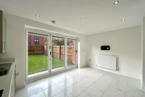 Dining Kitchen Aspect 2