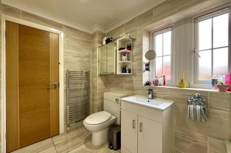 Family Bathroom Aspect 2