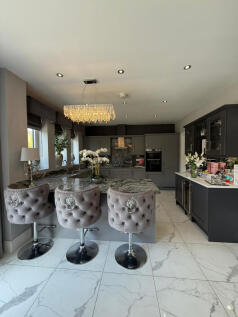 Kitchen / Living Area