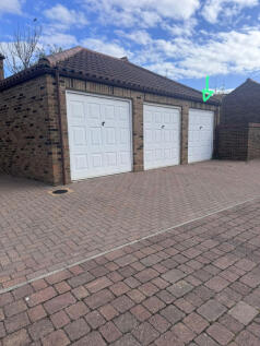 Garage with Parking Space