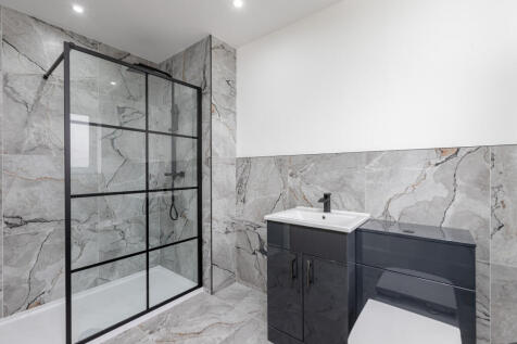 Bedroom Two En Suite