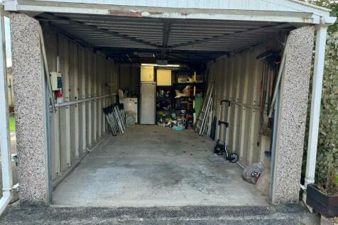 28 MAES Y SIGLEN GARAGE PHOTO.jpg