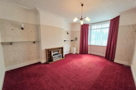 2 East View Lounge photo.jpg