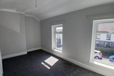6 llwyn on street bedroom one ..jpg