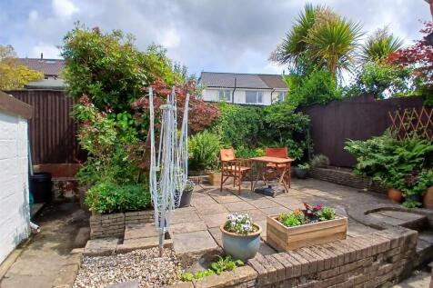 110 Porset Drive Garden ..jpg