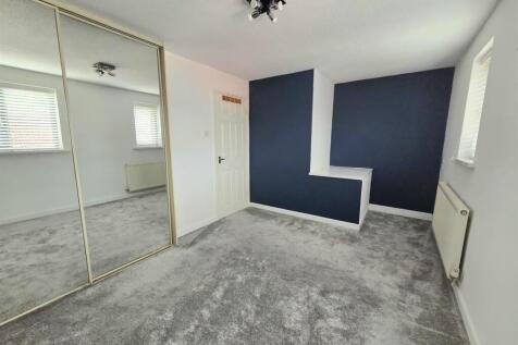 26 castel morgraig bed 1.jpg