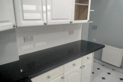34 mary street kitchen ....jpg