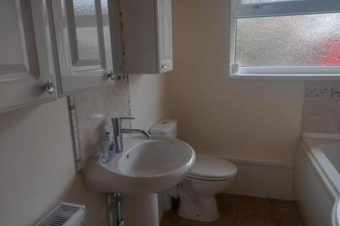 34 Mary Street bathroom.jpg