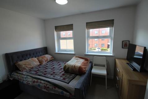 Bedroom 1.JPG