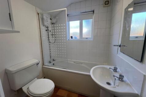 Bathroom.jpg