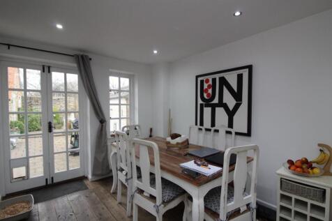 Dining Area.JPG