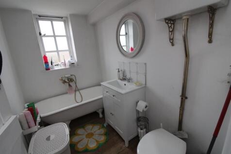 Family Bathroom.JPG