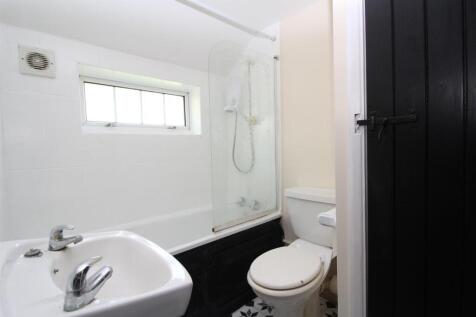 Bathroom.JPG