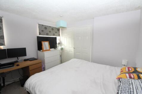 Bedroom 1.JPG