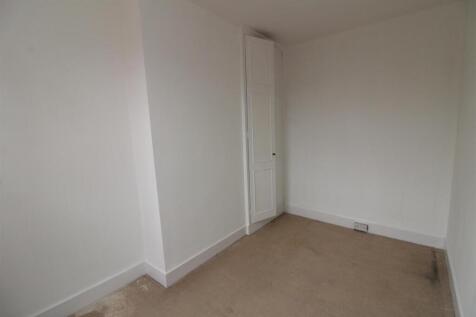 Bedroom 2.JPG