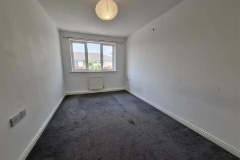 Bedroom 1.jpg
