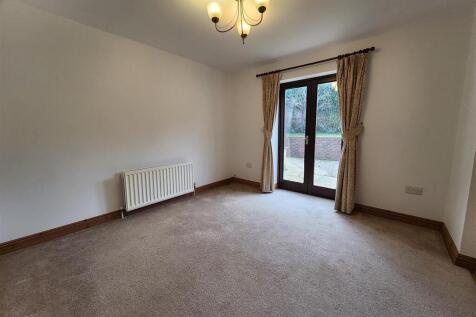 Dining Area.jpg
