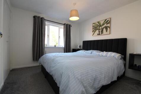 Bedroom 1.JPG