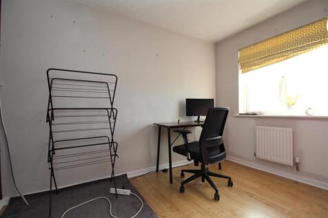 Bedroom 2.JPG