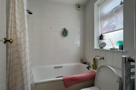 Bathroom.jpg