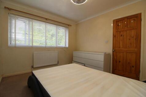 Bedroom 1.JPG