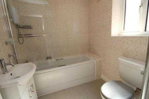 Bathroom.JPG