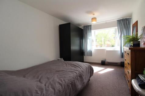Bedroom 1.JPG