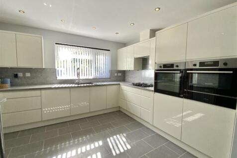 Kitchen / Breakfast Room
